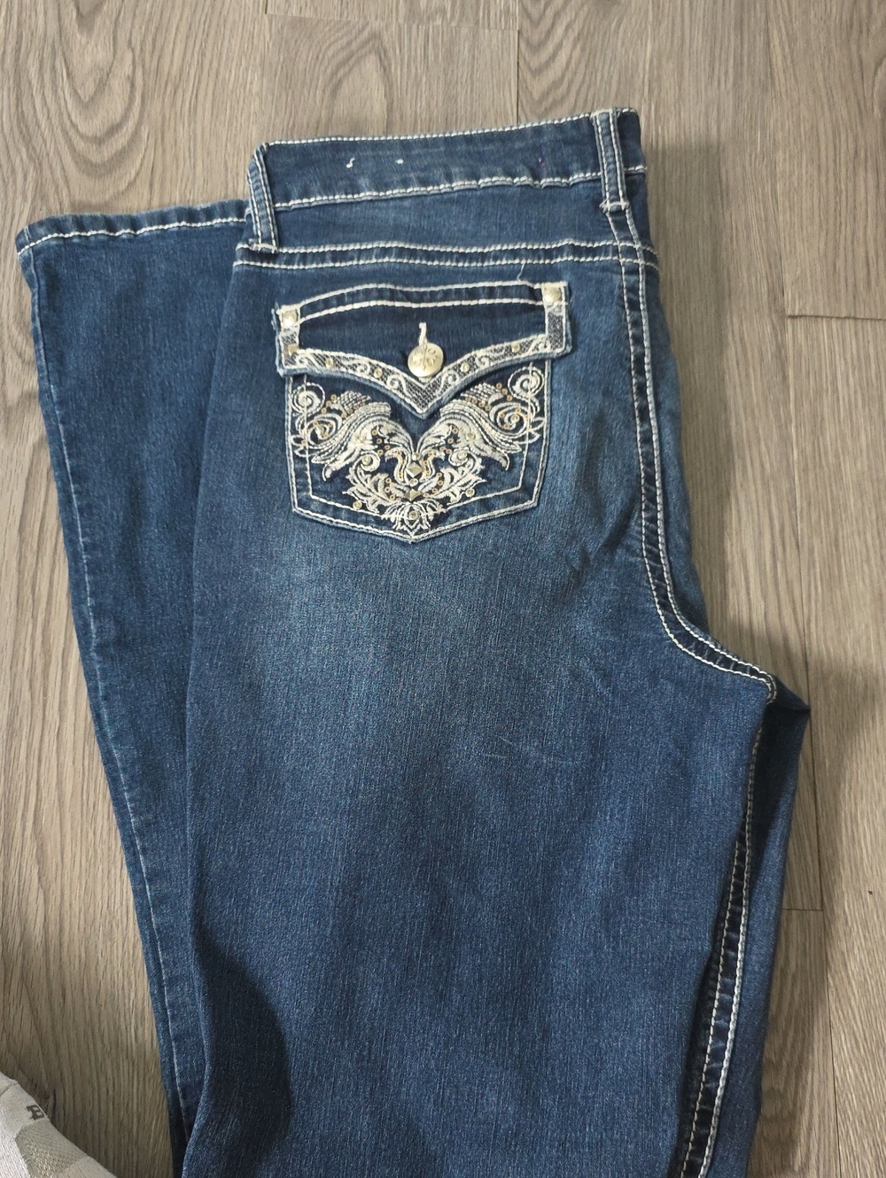 120 - Women’s Embroidered Dark Blue Jeans